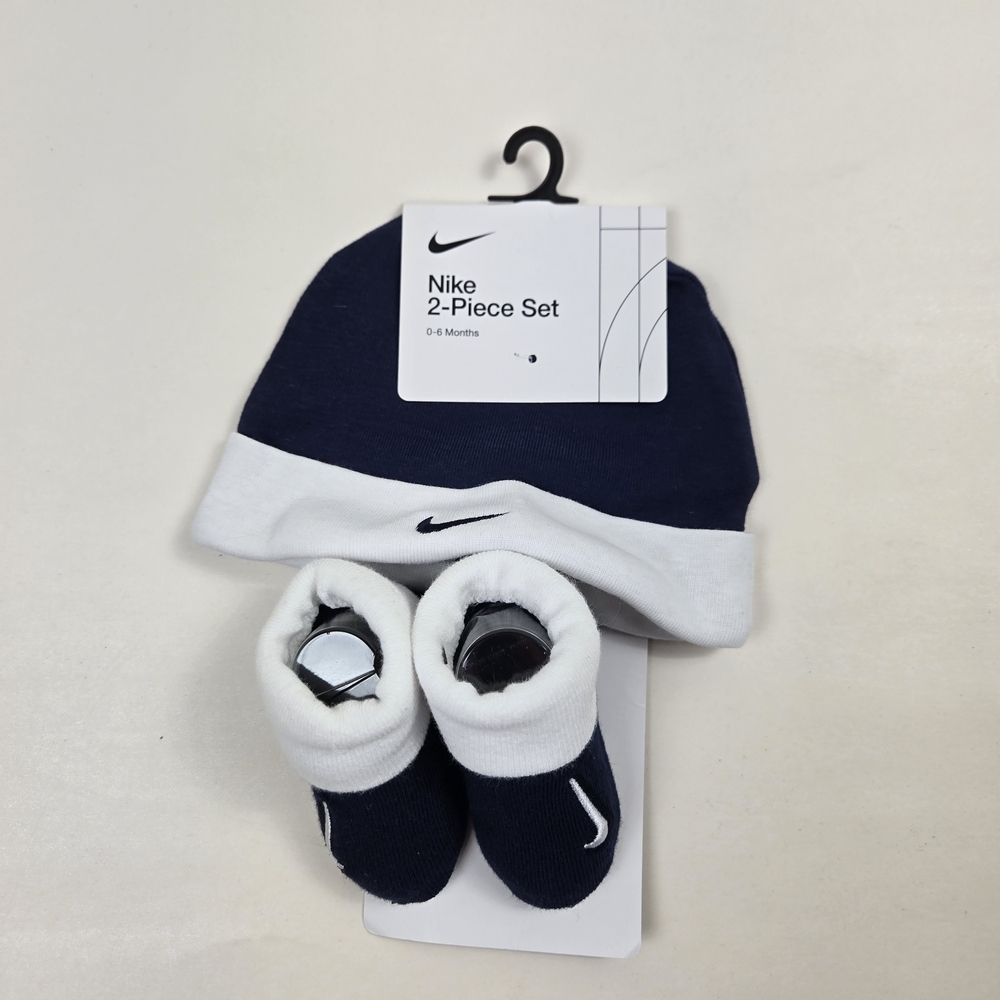 NEW Nike Infant Hat & Booties Set 0- 6 Months: Navy & White
